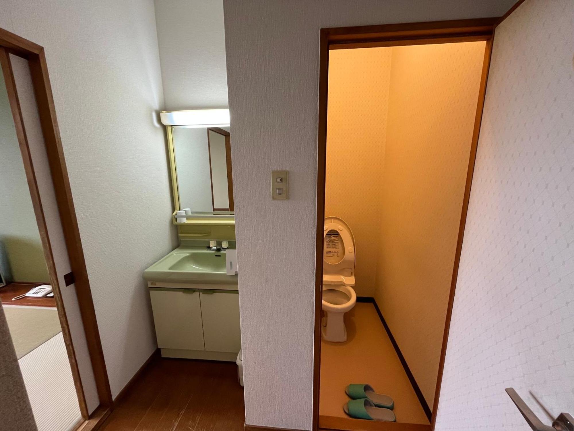 Marukoma Onsen Ryokan Chitose  Exterior photo